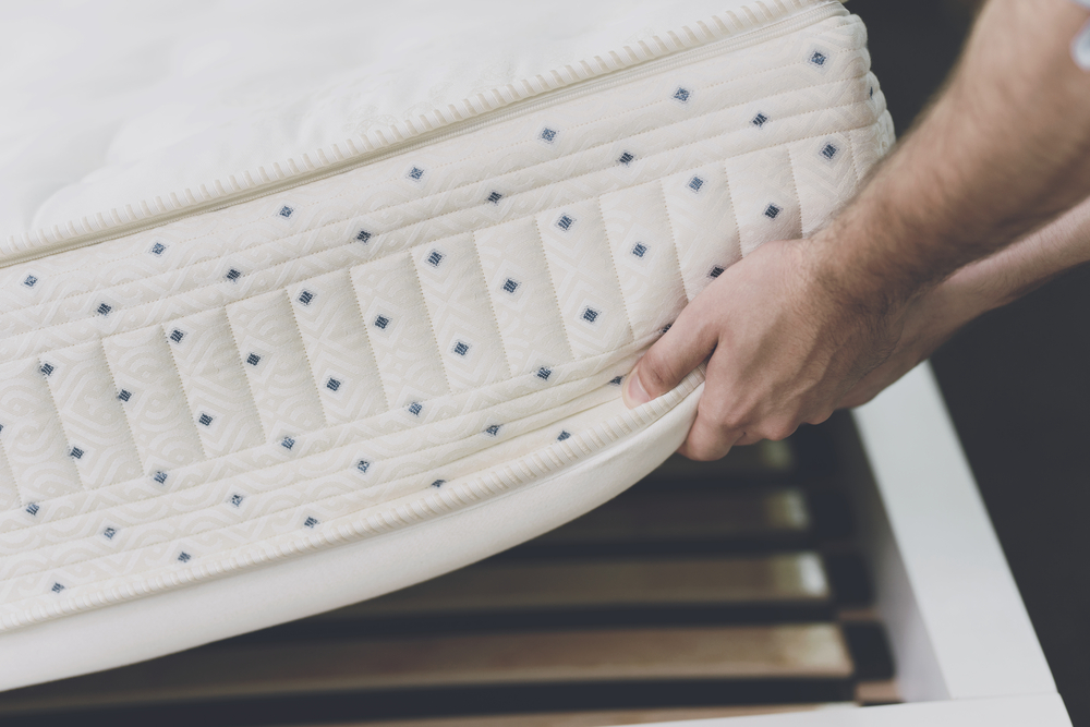 How to inspect Mattress if it needs cleaning
